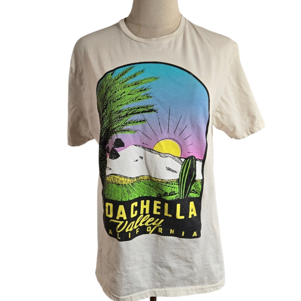 Hilda Coachella Valley Graphic Cream Tee - Desert Sunrise